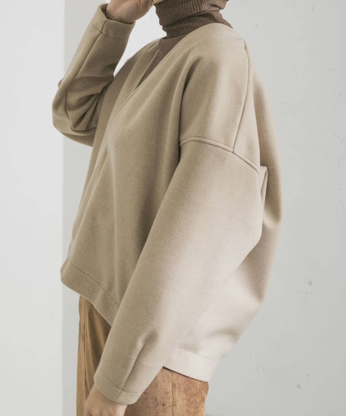 URBAN RESEARCH（アーバンリサーチ）の「メルトンフリースVネックTOPS（Tシャツ/カットソー・レディース・ベージュ/アイボリー・FREE）」の15枚目の写真