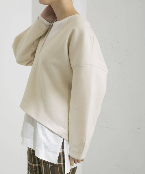URBAN RESEARCH（アーバンリサーチ）の「メルトンフリースVネックTOPS（Tシャツ/カットソー・レディース・ベージュ/アイボリー・FREE）」の16枚目の写真