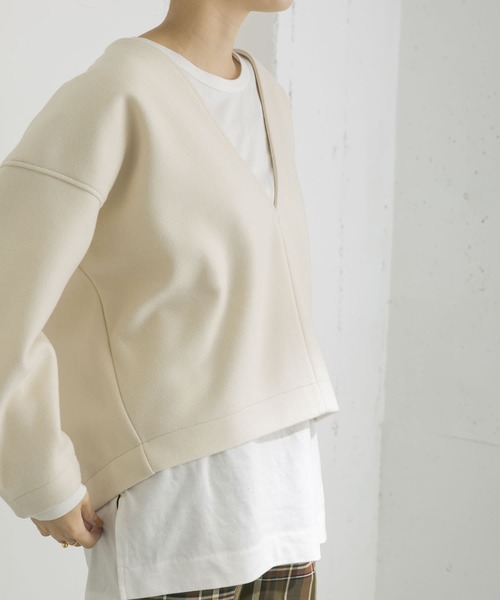 URBAN RESEARCH（アーバンリサーチ）の「メルトンフリースVネックTOPS（Tシャツ/カットソー・レディース・ベージュ/アイボリー・FREE）」の7枚目の写真