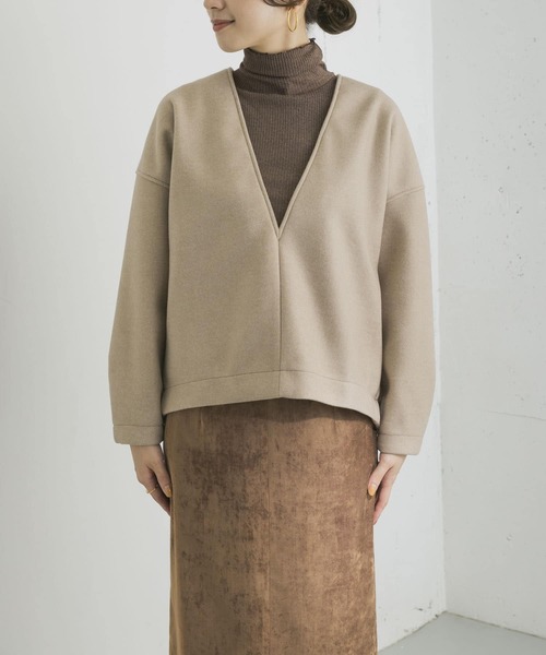 URBAN RESEARCH（アーバンリサーチ）の「メルトンフリースVネックTOPS（Tシャツ/カットソー・レディース・ベージュ/アイボリー・FREE）」の17枚目の写真
