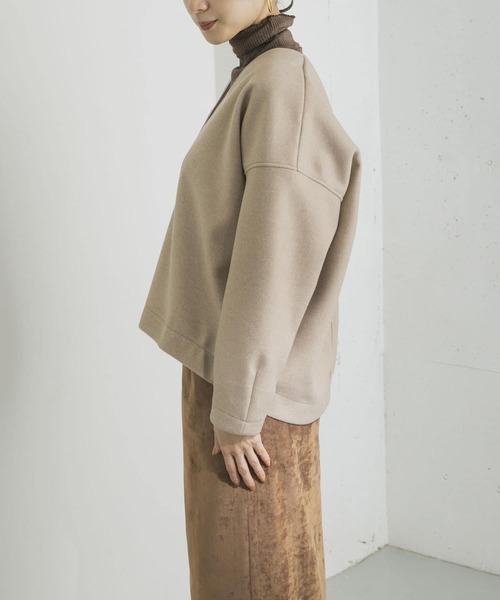 URBAN RESEARCH（アーバンリサーチ）の「メルトンフリースVネックTOPS（Tシャツ/カットソー・レディース・ベージュ/アイボリー・FREE）」の14枚目の写真