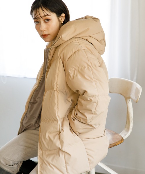 koe（コエ）の「グリーンダウン フードジャケット*（ダウンジャケット/コート・レディース・レッド/ブラック/ベージュ・L/M）」の3枚目の写真