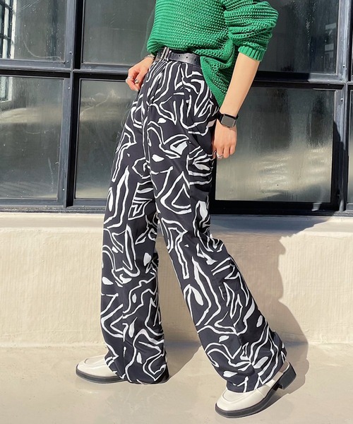 PAGEBOY(ページボーイ)の「アートペイント柄パンツ(その他パンツ・レディース・オフホワイト/ブラック・FREE)」の3枚目の写真