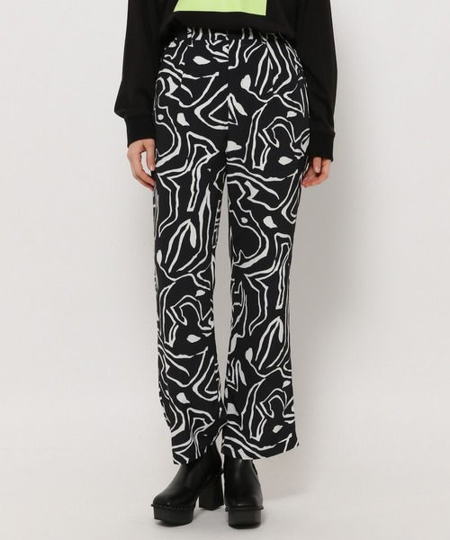 PAGEBOY(ページボーイ)の「アートペイント柄パンツ(その他パンツ・レディース・オフホワイト/ブラック・FREE)」の8枚目の写真