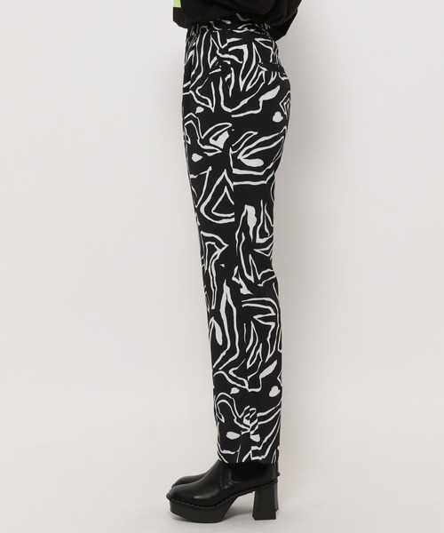 PAGEBOY(ページボーイ)の「アートペイント柄パンツ(その他パンツ・レディース・オフホワイト/ブラック・FREE)」の18枚目の写真