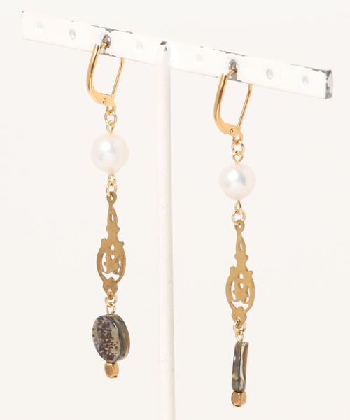 tone（トーン）の「【Ceskariko】Freshwater pearl＆Shell pierce（ピアス（両耳用）・レディース・マルチ・FREE）」の4枚目の写真