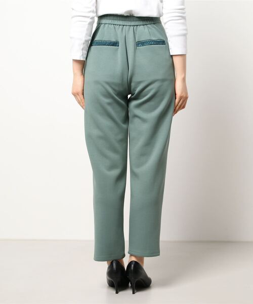 Q（キュー）の「ダンボール切替テーパードパンツ（その他パンツ・レディース・ベージュ/オリーブ・MEDIUM）」の4枚目の写真