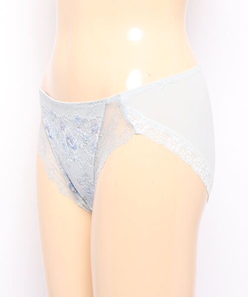 Triumph（トリンプ）の「恋するブラ553 レギュラーショーツ【M,Lサイズ】TR553 Hikini（ショーツ・レディース・オレンジ/ライトブルー/ホワイト・L/M）」の11枚目の写真