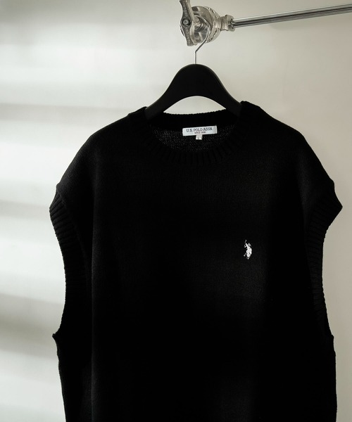 U.S. POLO ASSN.(ユーエスポロアッスン)の「【U.S. POLO ASSN./ユーエスポロアッスン】別注ワンポイント刺繍ベスト/ユニセックス/ニットベスト(ベスト・メンズ・ネイビー/サックスブルー/ブラック/グリーン/ブルー・SMALL/LARGE/MEDIUM)」の2枚目の写真