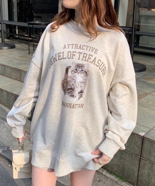 OLIVE des OLIVE(オリーブデオリーブ)の「【ZOZO限定】ルーズなCat裏毛スウェット(スウェット・レディース・ライトグレー/オフホワイト・FREE)」の2枚目の写真