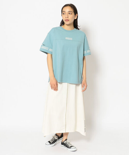 AVIREX（アヴィレックス）の「SLEEVE OPEN EMBROIDERY T-SHIRT/ スリーブオープン刺繍ティーシャツ（Tシャツ/カットソー・レディース・オフホワイト/レッド/サックスブルー/ブラック・FREE）」の12枚目の写真