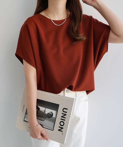 andme(アンドミー)の「きれいめ梨地ポンチドルマンスリーブトップス(Tシャツ/カットソー・レディース・ブラック/ブラウン/カーキ/グレイッシュベージュ/ピンク系その他/ピンクベージュ/ネイビー/ライトベージュ・M/L)」の2枚目の写真