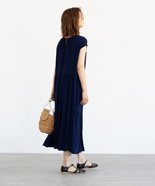 GeeRA(ジーラ)の「楊柳素材ティアードワンピース(ワンピース・レディース・ネイビー/ブルー/オレンジ・LARGE/MEDIUM/X-LARGE)」の4枚目の写真