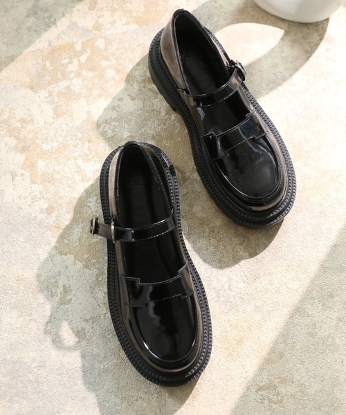 VIVIAN（ヴィヴィアン）の「厚底ストラップデザインマニッシュシューズ ZOZOTOWN+オフィシャルサイト限定商品（ドレスシューズ・レディース・ブラック/ダークブラウン・S/M/L/LL）」の2枚目の写真