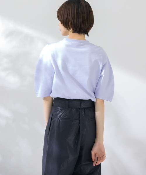 KBF（ケイビーエフ）の「カーブスリーブTシャツ（Tシャツ/カットソー・レディース・ブラック/ブラウン/オフホワイト/ラベンダー・ONE）」の4枚目の写真