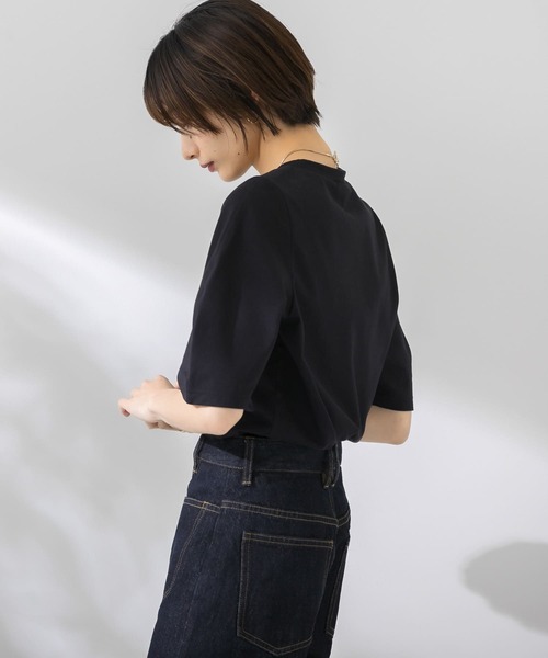 KBF（ケイビーエフ）の「カーブスリーブTシャツ（Tシャツ/カットソー・レディース・ブラック/ブラウン/オフホワイト/ラベンダー・ONE）」の21枚目の写真