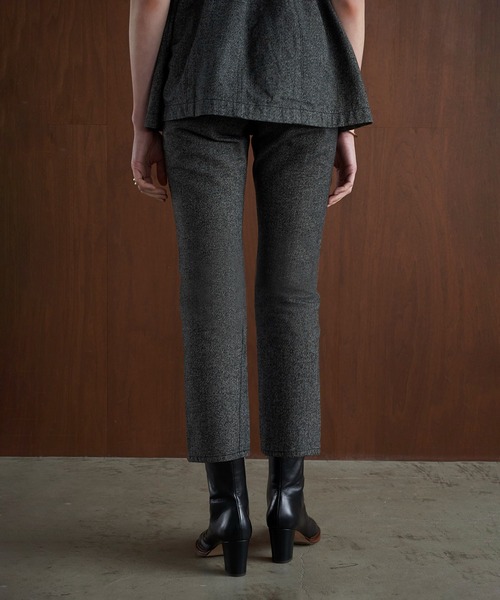 CLANE（クラネ）の「J/W SLIM ANKLE DENIM PANTS（デニムパンツ・レディース・ブラック/ブルー・1/0/2）」の7枚目の写真