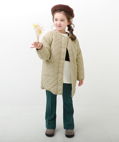 devirock（デビロック）の「洗える キルティングボア ノーカラー リバーシブルロングコート（ノーカラーコート・キッズ・ベージュ/ライトカーキ/チャコール・110cm/100cm/120cm/130cm/140cm/150cm/160cm）」の5枚目の写真