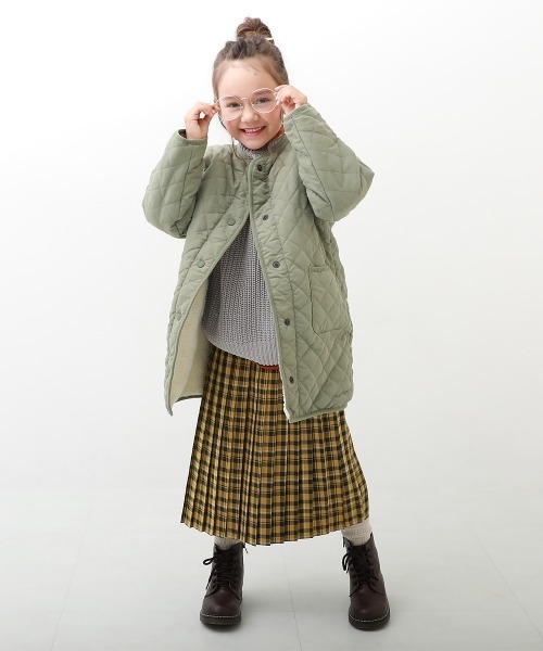 devirock（デビロック）の「洗える キルティングボア ノーカラー リバーシブルロングコート（ノーカラーコート・キッズ・ベージュ/ライトカーキ/チャコール・110cm/100cm/120cm/130cm/140cm/150cm/160cm）」の7枚目の写真