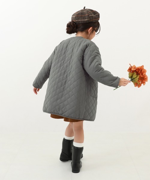 devirock（デビロック）の「洗える キルティングボア ノーカラー リバーシブルロングコート（ノーカラーコート・キッズ・ベージュ/ライトカーキ/チャコール・110cm/100cm/120cm/130cm/140cm/150cm/160cm）」の22枚目の写真