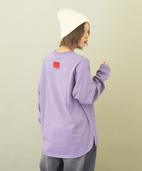 CUBE SUGAR（キューブシュガー）の「無地天竺カットソー長袖クルーネックロングTシャツ（Tシャツ/カットソー・レディース・ホワイト/チャコールグレー/パープル/グレイッシュベージュ・M）」の4枚目の写真