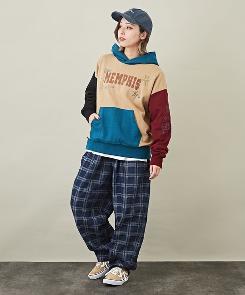 CUBE SUGAR（キューブシュガー）の「無地天竺カットソー長袖クルーネックロングTシャツ（Tシャツ/カットソー・レディース・ホワイト/チャコールグレー/パープル/グレイッシュベージュ・M）」の11枚目の写真