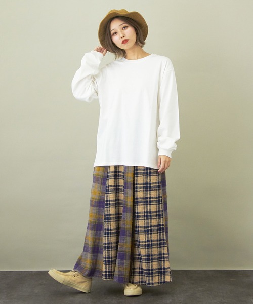 CUBE SUGAR（キューブシュガー）の「無地天竺カットソー長袖クルーネックロングTシャツ（Tシャツ/カットソー・レディース・ホワイト/チャコールグレー/パープル/グレイッシュベージュ・M）」の16枚目の写真