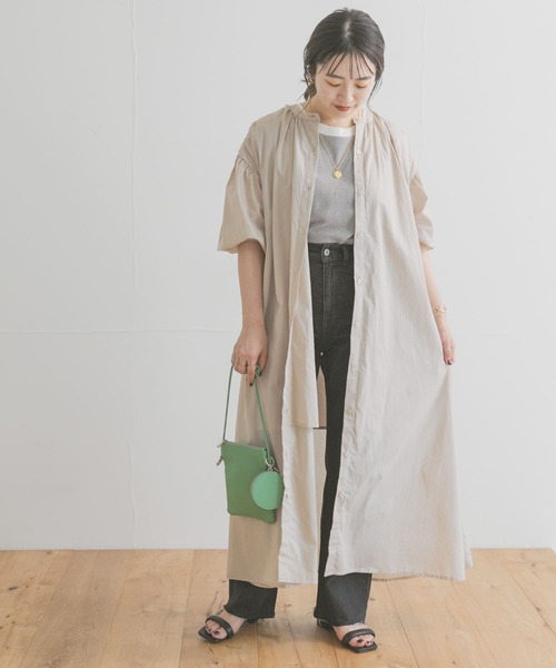 ITEMS URBANRESEARCH（アイテムズ アーバンリサーチ）の「ギャザーシャツワンピース（ワンピース・レディース・ブラウン/ライトブルー/グレー系その他・FREE）」の4枚目の写真