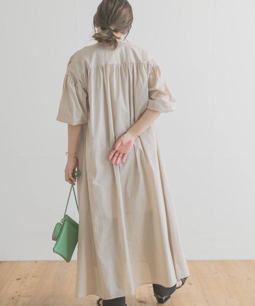 ITEMS URBANRESEARCH（アイテムズ アーバンリサーチ）の「ギャザーシャツワンピース（ワンピース・レディース・ブラウン/ライトブルー/グレー系その他・FREE）」の10枚目の写真