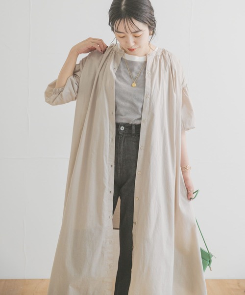 ITEMS URBANRESEARCH（アイテムズ アーバンリサーチ）の「ギャザーシャツワンピース（ワンピース・レディース・ブラウン/ライトブルー/グレー系その他・FREE）」の11枚目の写真