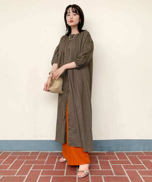 ITEMS URBANRESEARCH（アイテムズ アーバンリサーチ）の「ギャザーシャツワンピース（ワンピース・レディース・ブラウン/ライトブルー/グレー系その他・FREE）」の20枚目の写真