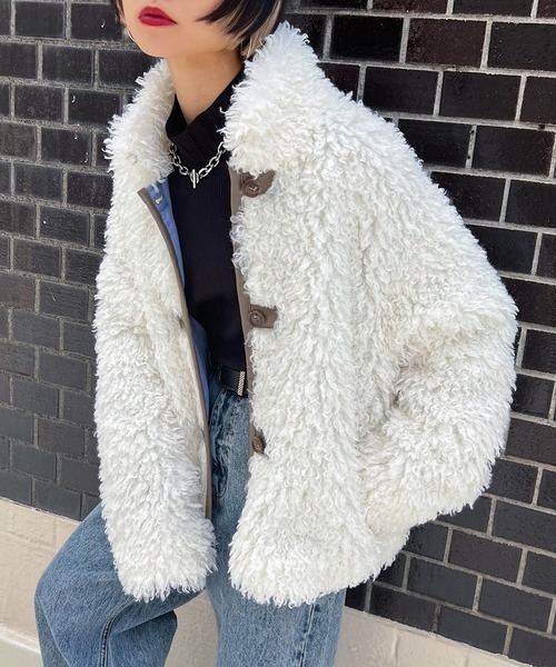 PAGEBOY(ページボーイ)の「カーリーボアブルゾン(ブルゾン・レディース・チャコールグレー/ブラック/オフホワイト・FREE)」の16枚目の写真