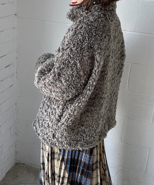 PAGEBOY(ページボーイ)の「カーリーボアブルゾン(ブルゾン・レディース・チャコールグレー/ブラック/オフホワイト・FREE)」の9枚目の写真