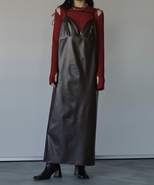 Ezick(エジック)の「Decolleteレザーナローワンピース(ワンピース・レディース・ブラック/ダークブラウン・FREE)」の6枚目の写真