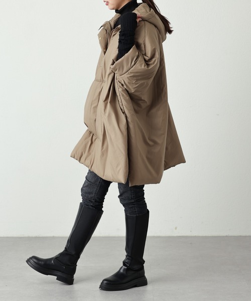 【美品】PROTAGONISTA フード付きアウター　中綿ポンチョ型 美品】PROTAGONISTA フード付きアウター 中綿ポンチョ型 美品