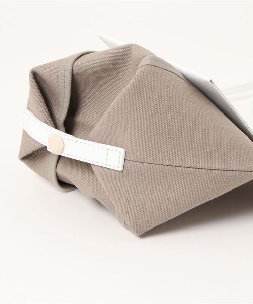 beautiful people(ビューティフルピープル)の「beautiful people lining logo pocket mini shoulder bag 7325611967(ショルダーバッグ・レディース・ブラック/グレー/オフホワイト・FREE)」の11枚目の写真