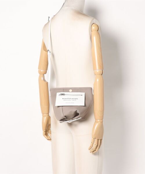 beautiful people(ビューティフルピープル)の「beautiful people lining logo pocket mini shoulder bag 7325611967(ショルダーバッグ・レディース・ブラック/グレー/オフホワイト・FREE)」の13枚目の写真