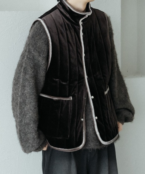 epnok（エプノック）の「ベロアキルティング中綿ベスト（ベスト・メンズ・チャコールグレー/ダークブラウン/グレイッシュベージュ・LARGE/MEDIUM/SMALL）」の5枚目の写真