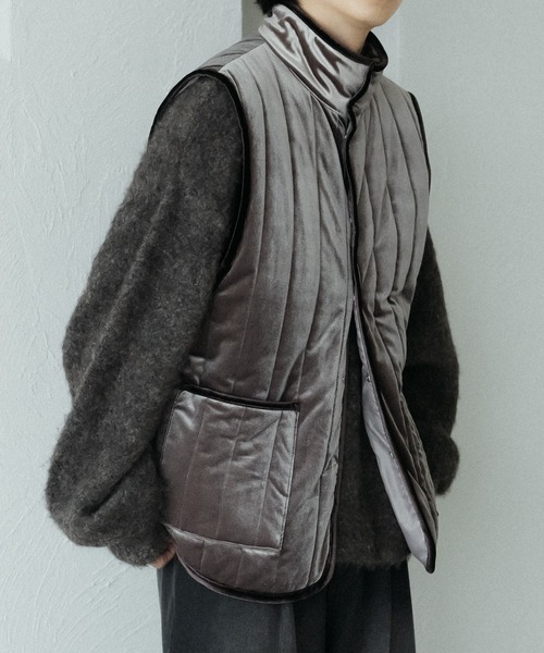 epnok（エプノック）の「ベロアキルティング中綿ベスト（ベスト・メンズ・チャコールグレー/ダークブラウン/グレイッシュベージュ・LARGE/MEDIUM/SMALL）」の12枚目の写真