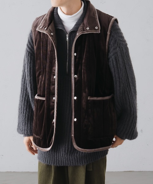 epnok（エプノック）の「ベロアキルティング中綿ベスト（ベスト・メンズ・チャコールグレー/ダークブラウン/グレイッシュベージュ・LARGE/MEDIUM/SMALL）」の7枚目の写真