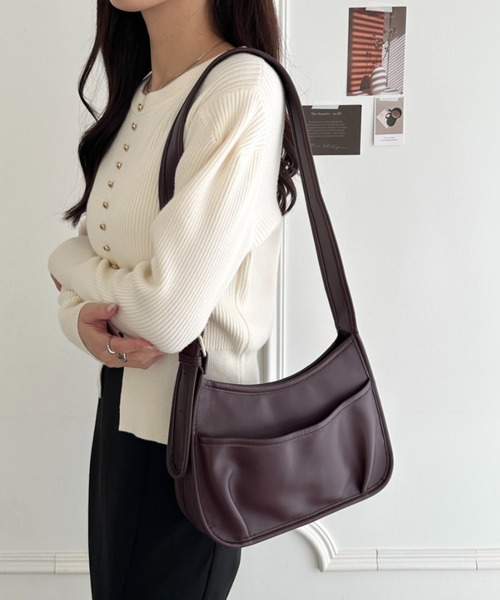 wears(ウェアーズ)の「太ベルト2WAY PU素材 ショルダーバッグ(ショルダーバッグ・レディース・ブラック/アイボリー/ブラウン/レッド/グレイッシュベージュ/ワイン・FREE)」の6枚目の写真