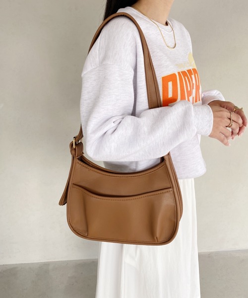 wears(ウェアーズ)の「太ベルト2WAY PU素材 ショルダーバッグ(ショルダーバッグ・レディース・ブラック/アイボリー/ブラウン/レッド/グレイッシュベージュ/ワイン・FREE)」の22枚目の写真