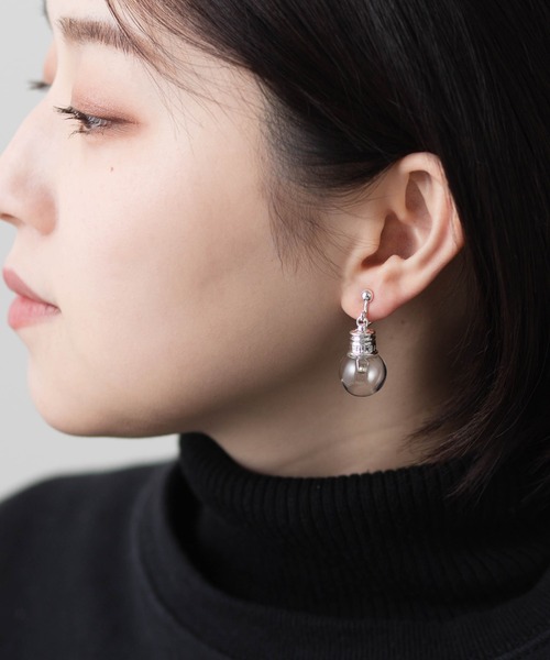 gargle（ガーグル）の「電球モチーフイヤリング（イヤリング・レディース・シルバー/ゴールド・FREE）」の4枚目の写真