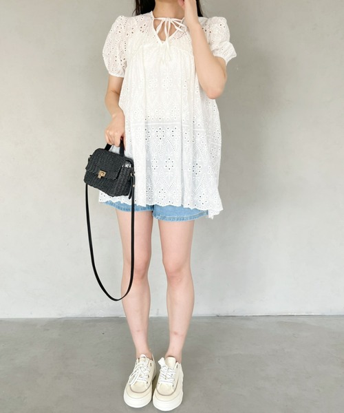 Loueme(ルエム)の「【23S/S】アイレットレースチュニックワンピース(ワンピース・レディース・ホワイト・FREE)」の2枚目の写真