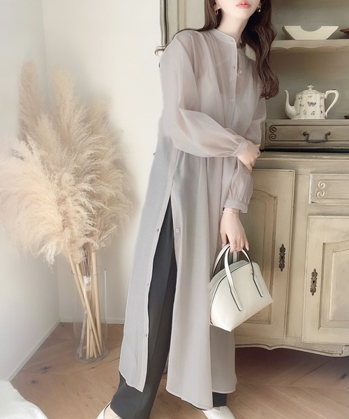 大人のフェミニン。バンドカラーサイドスリットワンピース