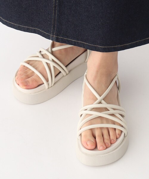 OPAQUE.CLIP(オペークドットクリップ)の「◆≪ヒルナンデス!で紹介≫ 軽量フットベッドサンダル(サンダル・レディース・グレー/オフホワイト/ブラック・01/02/03)」の10枚目の写真