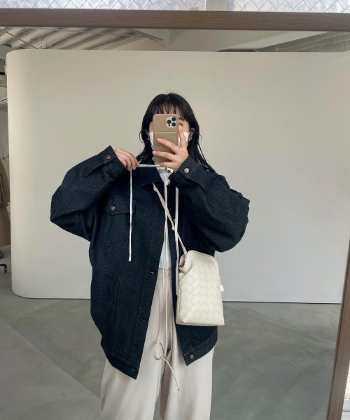 lawgy（ラウジー）の「cross leather shoulder bag（ショルダーバッグ・レディース・モカ/アイボリー・FREE）」の15枚目の写真