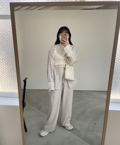 lawgy（ラウジー）の「cross leather shoulder bag（ショルダーバッグ・レディース・モカ/アイボリー・FREE）」の14枚目の写真