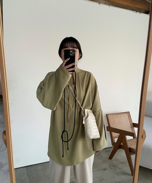 lawgy（ラウジー）の「cross leather shoulder bag（ショルダーバッグ・レディース・モカ/アイボリー・FREE）」の11枚目の写真