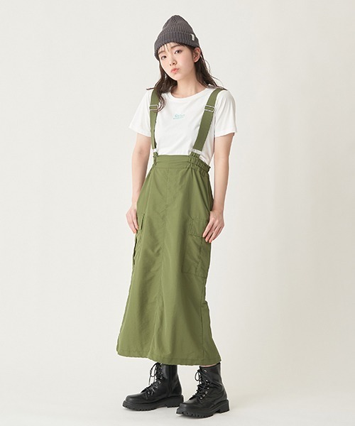 LOVETOXIC（ラブトキシック）の「サスペンダーつきカーゴロングスカート（スカート・キッズ・カーキ/ブラック・L/S/M）」の2枚目の写真